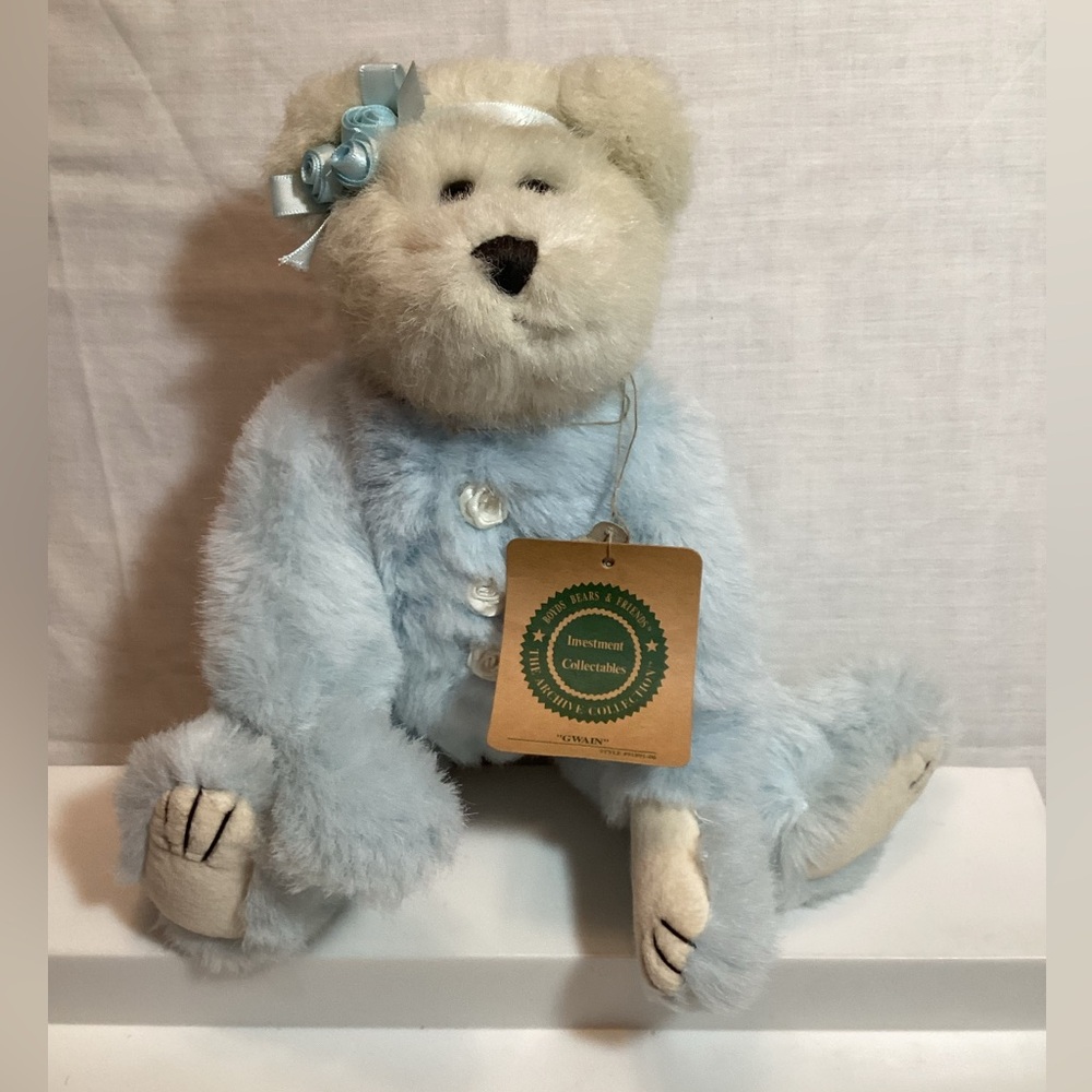 Boyd's Bear Gwain Vintage Plush Teddy Bear Blue Body with Flower in Her Ear 12"